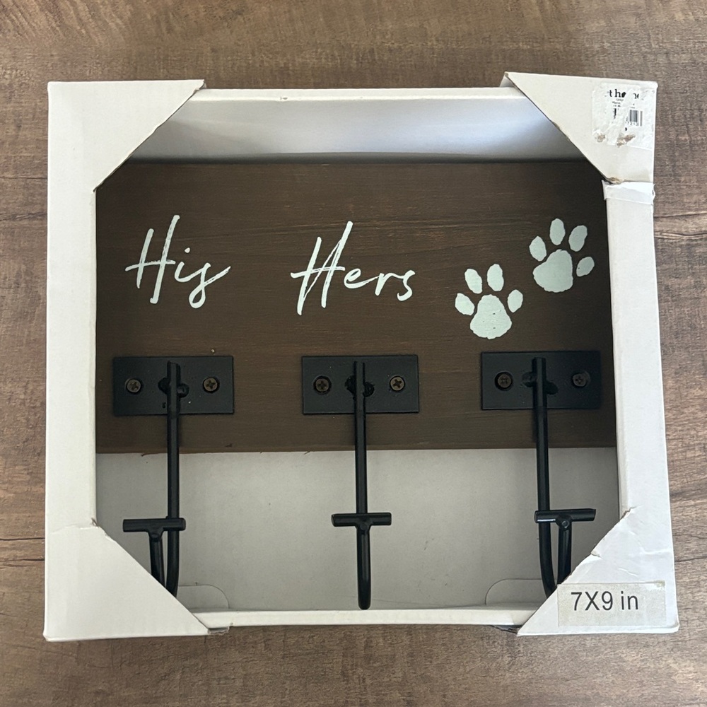 His & Hers Paw Print Wall Hook Rack - Brown and Black